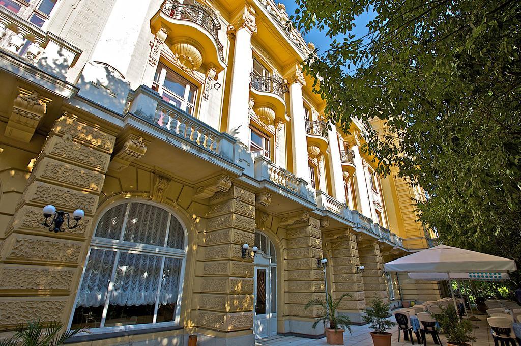 Guest House Hotel Riviera Pula Exterior foto