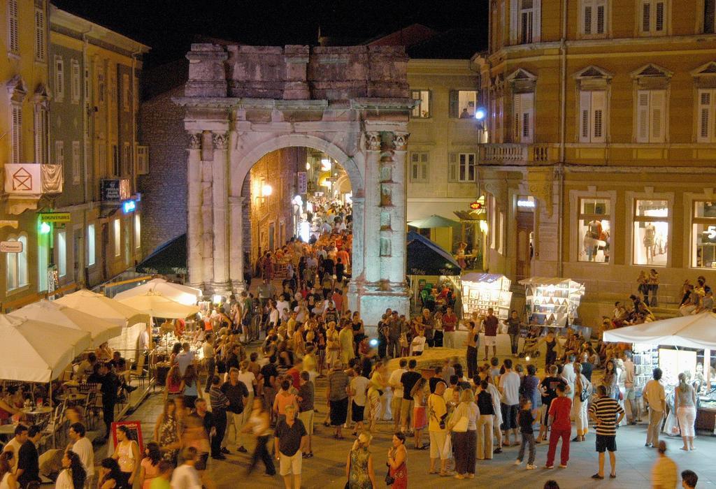 Guest House Hotel Riviera Pula Exterior foto
