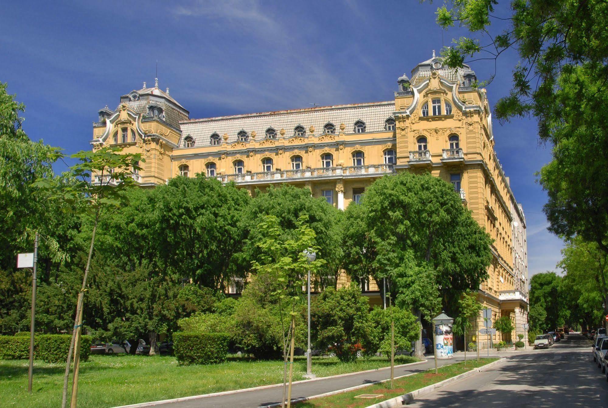 Guest House Hotel Riviera Pula Exterior foto