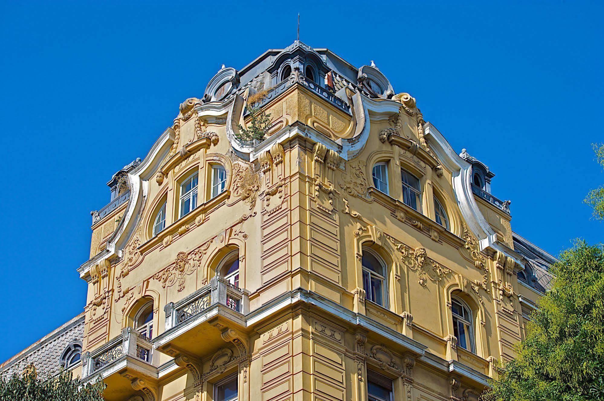 Guest House Hotel Riviera Pula Exterior foto