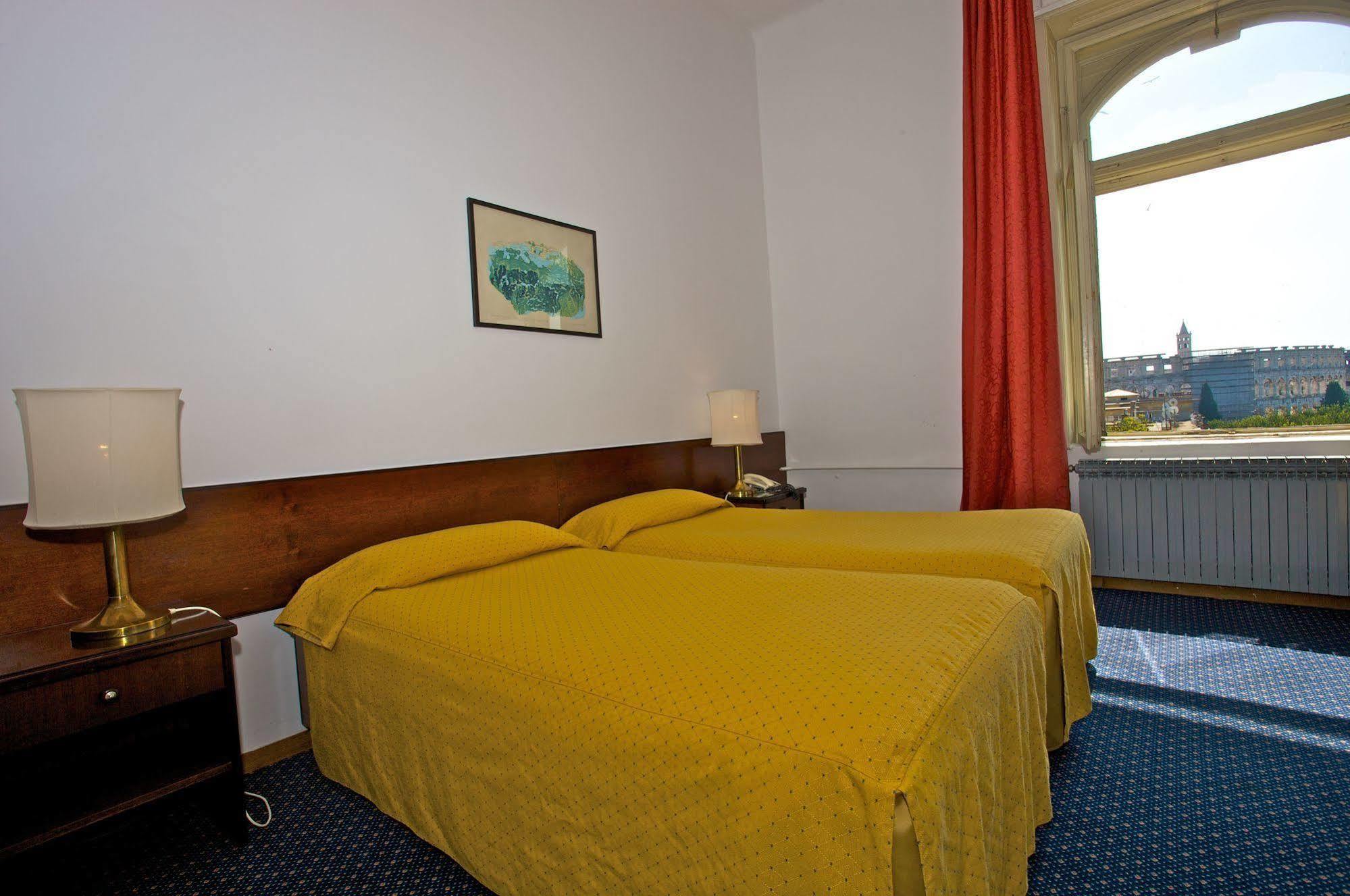 Guest House Hotel Riviera Pula Exterior foto