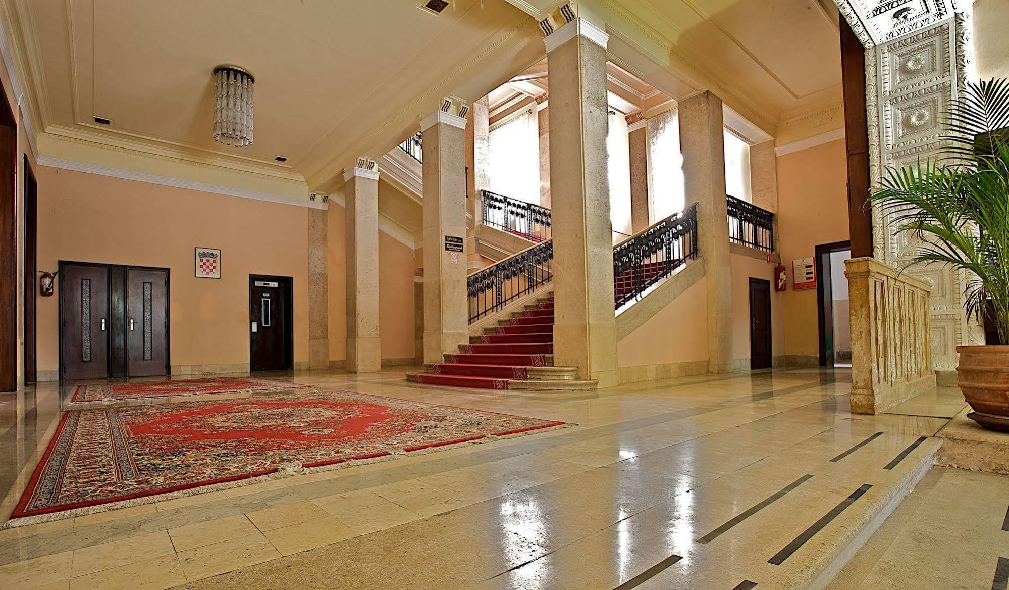 Guest House Hotel Riviera Pula Exterior foto